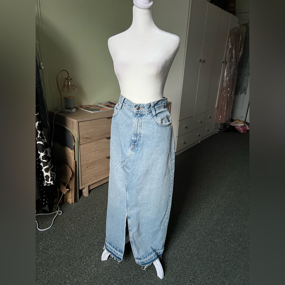 ZARA Light Wash Denim Distressed Hem Straight Midi Maxi Front Slit Cotton Skirt - Picture 2 of 16